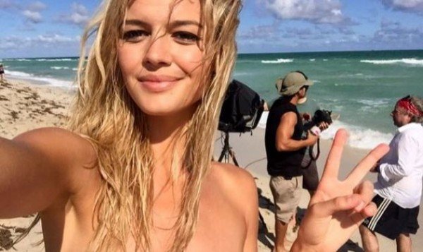 Κατέκτησε τα social media η Kelly Rohrbach είναι η καινούρια Pamela Anderson…! - Εικόνα17