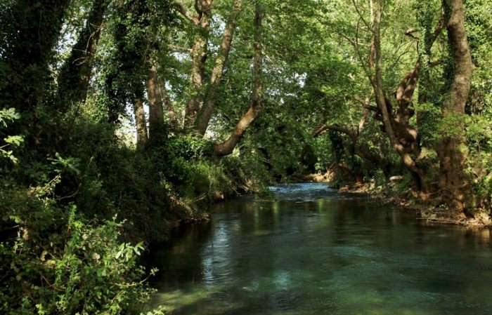 Το παραμυθένιο χωριό της Ελλάδας όπου γεννήθηκε ο Έλ Γκρέκο. Όαση πρασίνου, λουλουδιών, χρωμάτων, αρωμάτων και νερών! - Εικόνα 0