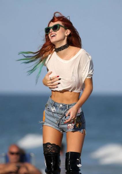 Θυμάστε την μικρή Bella Thorne από την Disney Ε έχει μεγαλώσει από τότε πολύ - Εικόνα 4