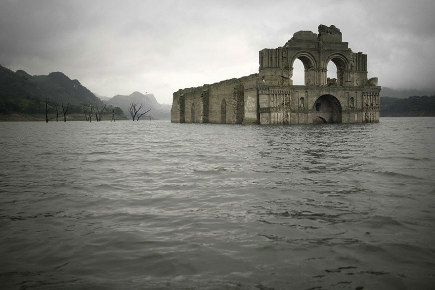 Μεξικό: Εκκλησία 400 ετών αναδύεται από το νερό! - Εικόνα 4