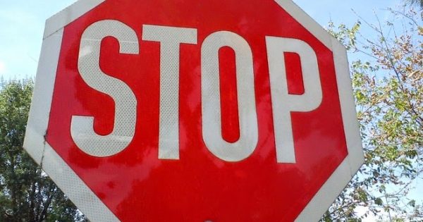 Αυτό το ήξερες; – Γιατί η πινακίδα του «Stop» είναι οκτάγωνη;