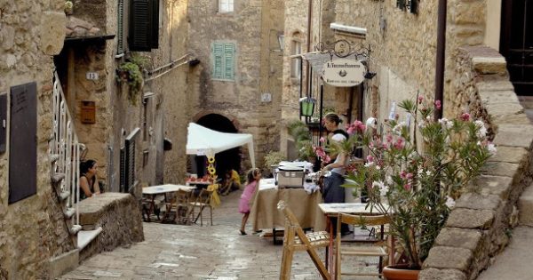 Το μικρότερο μεσαιωνικό χωριό της Μεσογείου -Ατμόσφαιρα παραμυθιού [εικόνες]