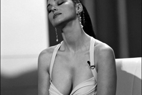 Monica Bellucci, o ορισμός της θηλυκότητας για τους περισσότερους άντρες...