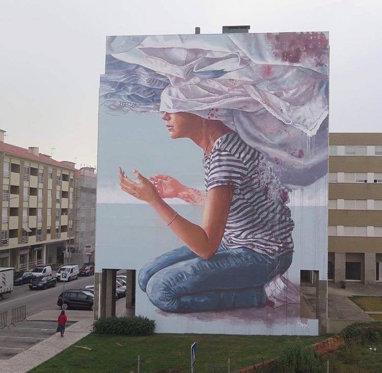 Ο Fintan Magee έκανε τους περαστικούς να στέκονται θαυμάζοντας