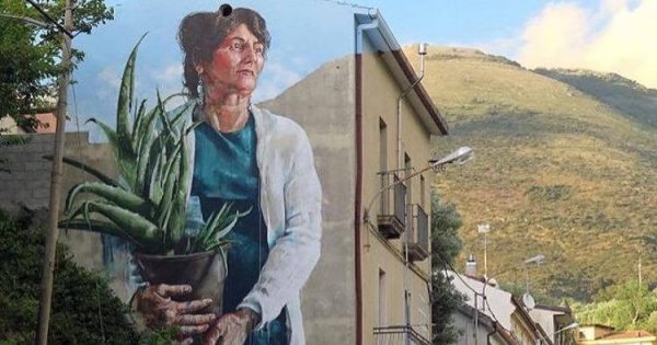 Ο Fintan Magee έκανε τους περαστικούς να στέκονται θαυμάζοντας