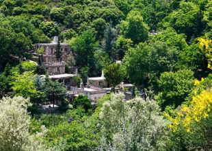 Το άγνωστο παραμυθένιο ελληνικό χωριό που συγκαταλέγεται στις 50 καλύτερες γωνιές του πλανήτη