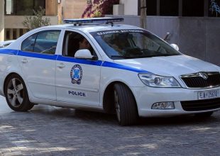 Σύλληψη βόμβα αδερφού γνωστής τραγουδίστριας! Κατηγορείται για ληστείες και απάτες κατ’ εξακολούθηση